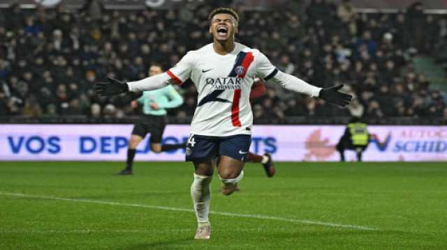 باريس سان جرمان يستعيد صدارة الدوري الفرنسي مؤقتاً بفوز مثير على متز