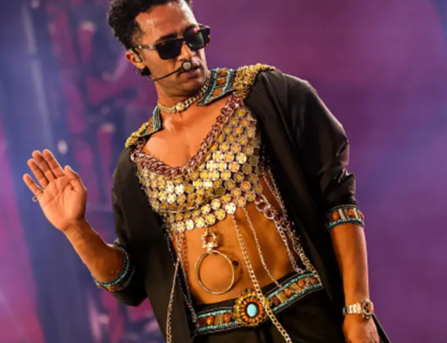 محمد رمضان يوضح جدل إطلالته في كوتشيلا ويؤكد تصميمه مصري بالكامل