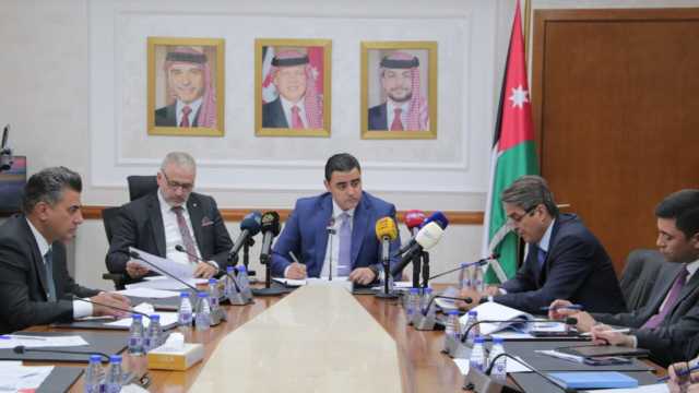 لجنة الشباب والرياضة تبحث مع وزير الشباب تعزيز تمكين الشباب الأردني