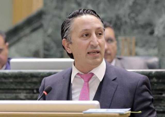 أبو رمان: الأغنياء يدفعون 2٪ فقط من الضرائب والأردنيون العاديون يتحملون الباقي