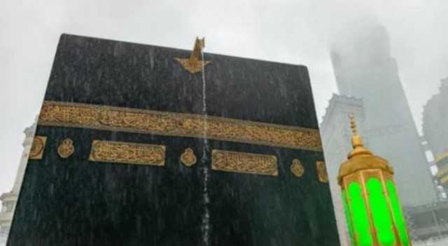أمطار غزيرة على الكعبة تتصدر حديث التواصل الاجتماعي