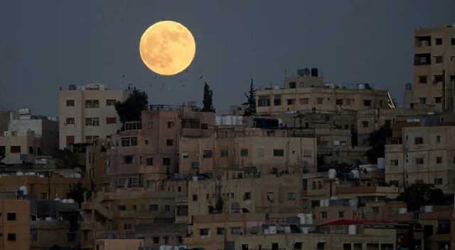 في هذا التاريخ يمكن رؤية البدر العملاق في الأردن
