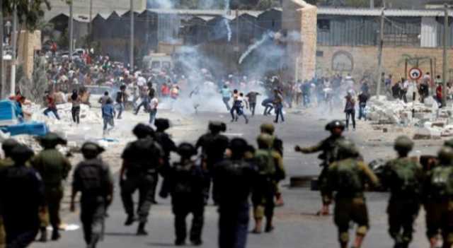 إصابة طلبة بالاختناق باقتحام الاحتلال بلدة عناتا في القدس