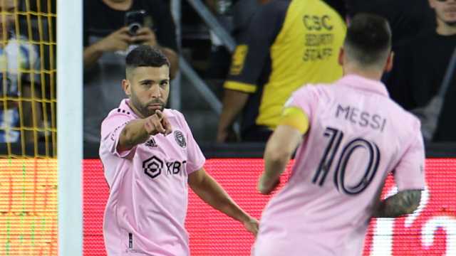 الإصابة تضرب ميسي وألبا