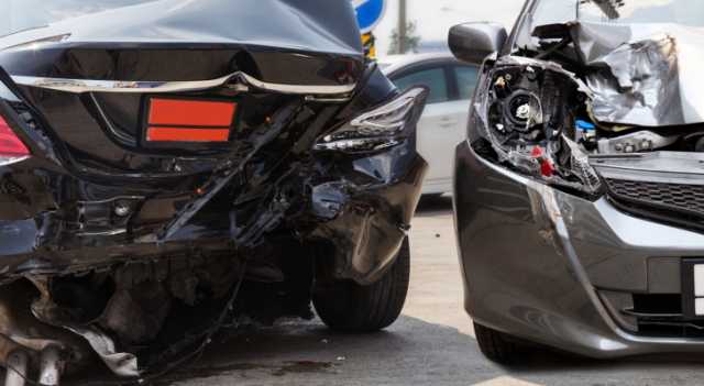 إصابات بحادث تصادم بين 3 مركبات في عمان