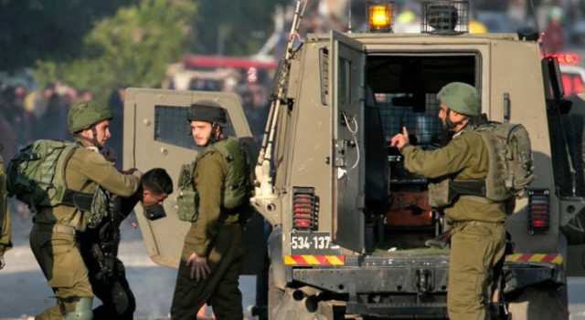الاحتلال يعتقل أربعة فلسطينيين بينهم أشقاء في الخليل