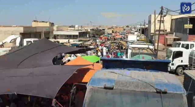 وسط العشوائية والفوضى.. مطالب بتنظيم سوق الجمعة في إربد - فيديو