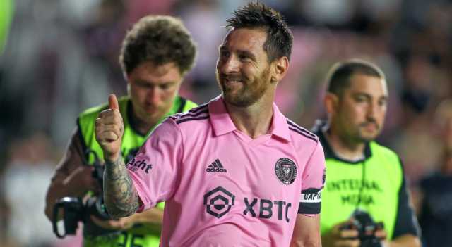 ميسي يعود للملاعب ويفشل في انقاذ فريقه