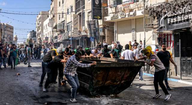 مراسل رؤيا: مواجهات عنيفة مع الاحتلال بمخيم العروب في الخليل