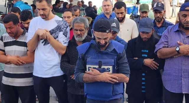 الصحفي محمد العالول يفجع باستشهاد 4 أبناءه جراء استهداف في مخيم المغازي