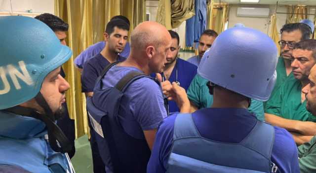 وفد من الصحة العالمية يزور مجمع الشفاء الطبي بغزة