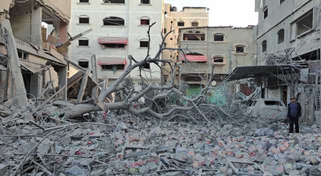 طائرات الاحتلال تقصف منزلاً في مخيم المغازي وسط قطاع غزة