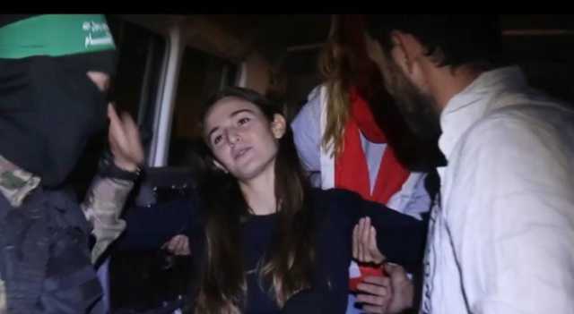 القسام تعرض مشاهد من تسليم الدفعة الثانية للمحتجزين