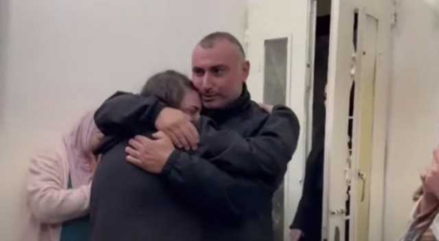سلطات الاحتلال تبدأ الإفراج عن الأسرى الفلسطينيين ضمن الدفعة الرابعة من صفقة التبادل