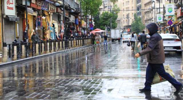 أمطار رعدية غزيرة وبرد في بعض المناطق الأربعاء
