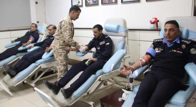 الأمن العام ينظم حملة تبرع بالدم لصالح بنك الدم في الخدمات الطبية - صور