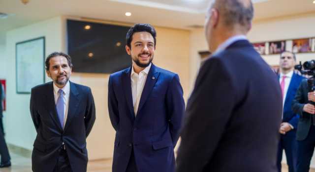 نائب الملك يشارك مصابين عسكريين مأدبة إفطار