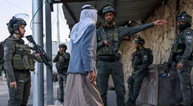 قوات الاحتلال تمنع آلاف الفلسطينيين من دخول الأقصى - فيديو