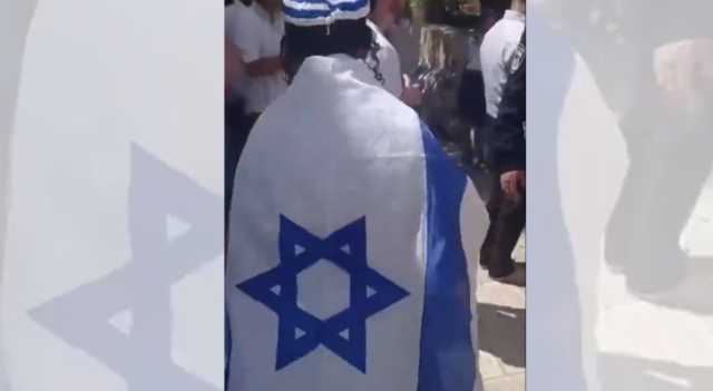 شؤون الكنائس: رفع أعلام كيان الاحتلال في باحات الأقصى سابقة خطيرة