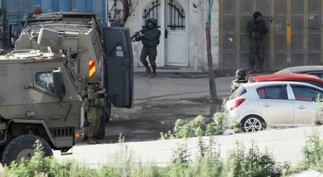 شؤون الأسرى: الاحتلال يعتقل 22 فلسطينيا في الضفة الغربية الثلاثاء