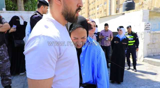طالبة توجيهي لـرؤيا: تأخرت دقيقة وحرمت من تقديم الامتحان والتربية توضح