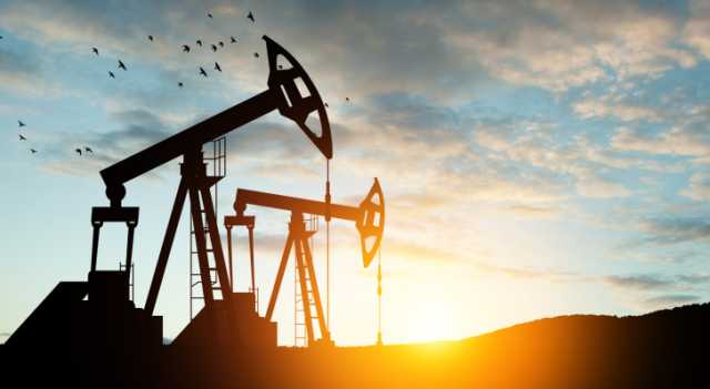 انخفاض أسعار النفط عالميا الأربعاء