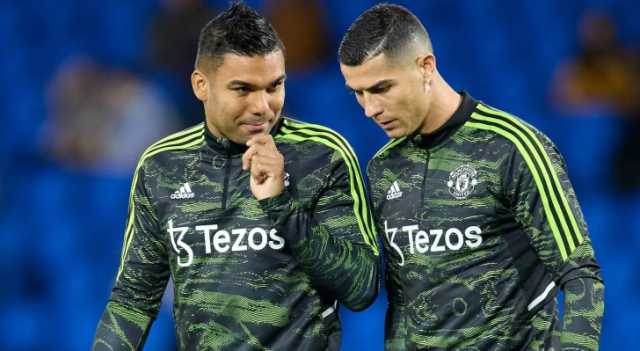 رونالدو يطالب النصر بالتعاقد مع زميله السابق كاسيميرو