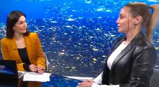 نحن في عالم مجنون.. هكذا وصفت إعلامية بريطانية الحرب على غزة - فيديو