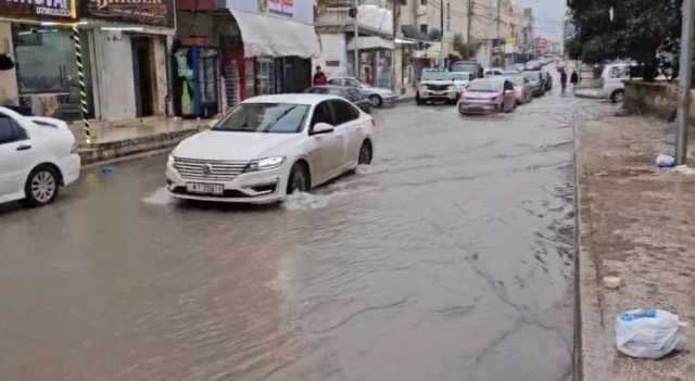 مراسل رؤيا: إغلاق طريق بشرى حوارة في إربد بسبب ارتفاع منسوب المياه
