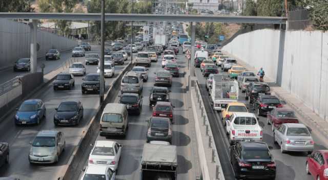 ازدحامات مرورية في عمان تزامنا مع إنهاء دوام الموظفين للاحتفال بالنشامى - صور