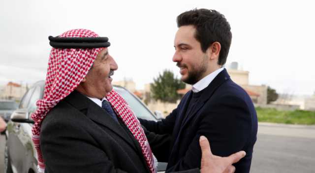 ولي العهد يزور أسرة الشهيد الرائد راشد الزيود - صور