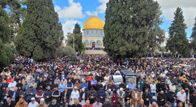 80 ألف مصل أدوا صلاة الجمعة الأولى من رمضان في المسجد الأقصى المبارك