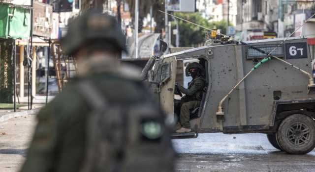 قوة خاصة للاحتلال تقتحم مطعم فلافل وتعتقل فلسطينيا