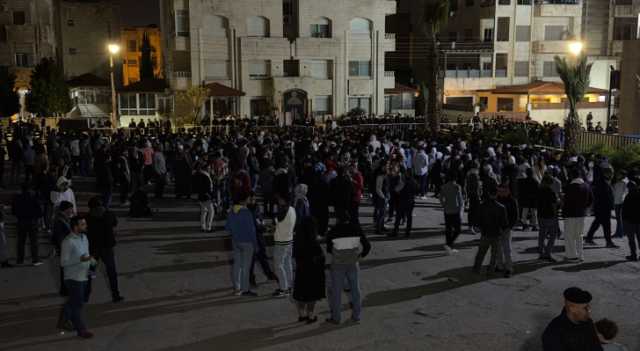 بث مباشر.. أردنيون يواصلون التظاهر في محيط سفارة الاحتلال بعمان تضامنا مع غزة