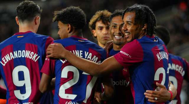برشلونة يتغلب على لاس بالماس وإشبيلية يفوز على خيتافي بالدوري الإسباني