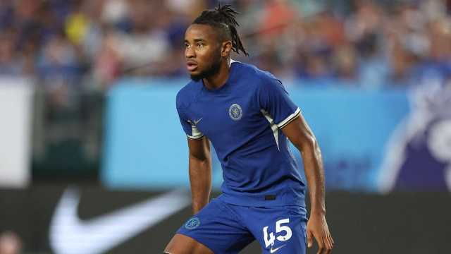 غياب مهاجم تشيلسي عن الملاعب بعد إجراء عملية جراحية
