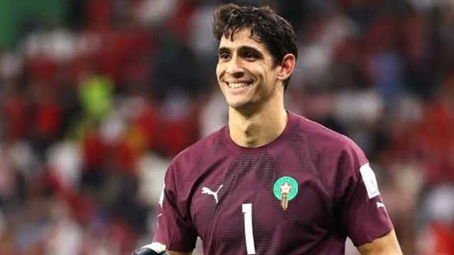 ياسين بونو يقترب من حراسة مرمى ريال مدريد