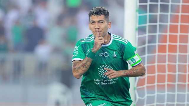 الأهلي يتغلب على الحزم بثلاثية