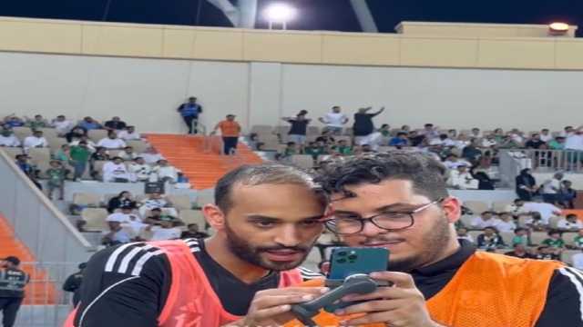 عطيف يطلب مشاهدة هدف الأهلي الملغي بداعي التسلل..فيديو