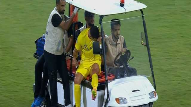 بكاء رونالدو بعد تعرضه للإصابة .. فيديو
