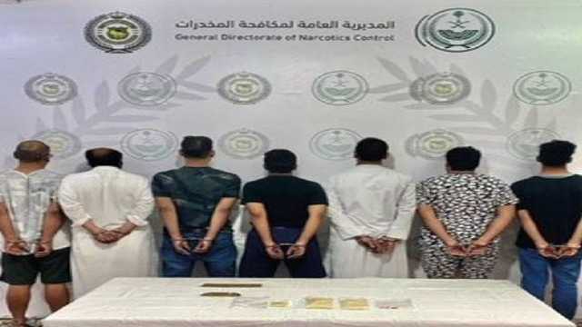 القبض على عدد من المواطنين بتهمة ترويج المخدرات .. فيديو