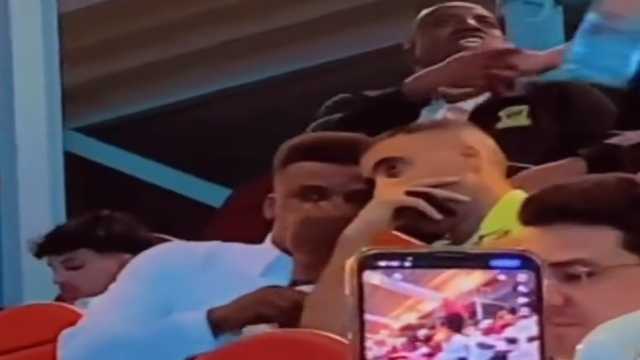 حديث ودي بين محمد نور وحمدالله في مباراة الهلال..فيديو