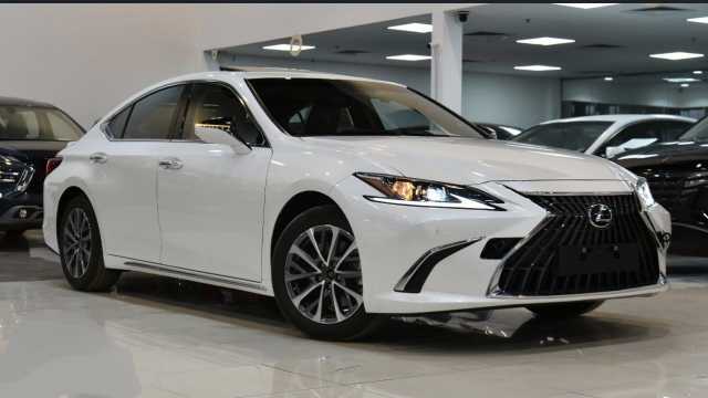 مواصفات وأسعار سيارات لكزس2023