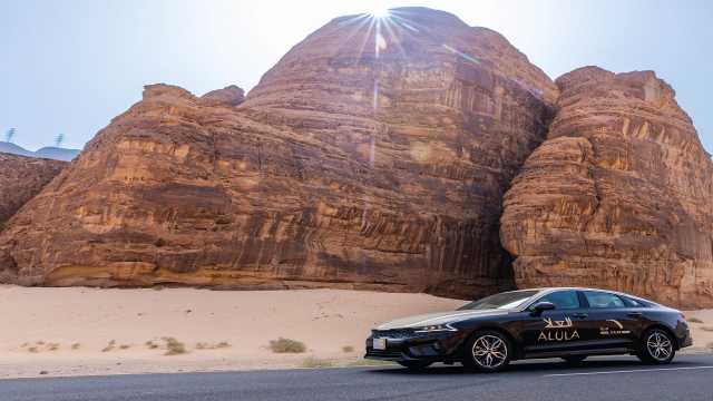 إطلاق خدمات النقل بالأجرة بحلتها الجديدة في العلا.. صور
