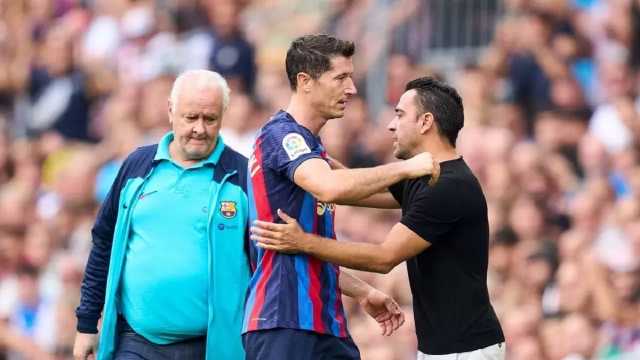 استقطاب دوري روشن لـ ليفاندوفسكي يقلق تشافي