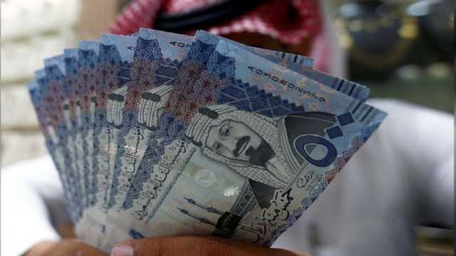 محامية تؤكد: لا يوجد في الشرع ولا في النظام ما يسمى براتب للزوجة..فيديو