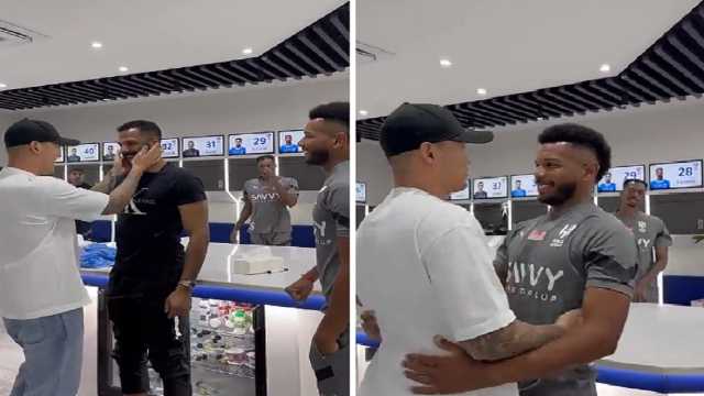 لاعبو الهلال يودعون جانغ هيون ..فيديو