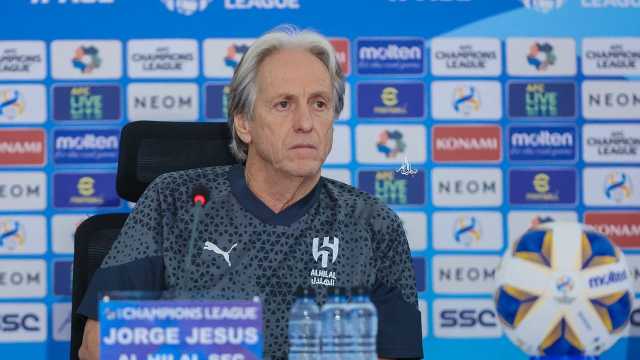 الكشف عن حقيقة إقالة مدرب الهلال