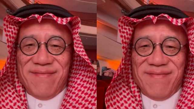 السفير الياباني لدى المملكة بالزي الوطني في حفل موسيقي..فيديو