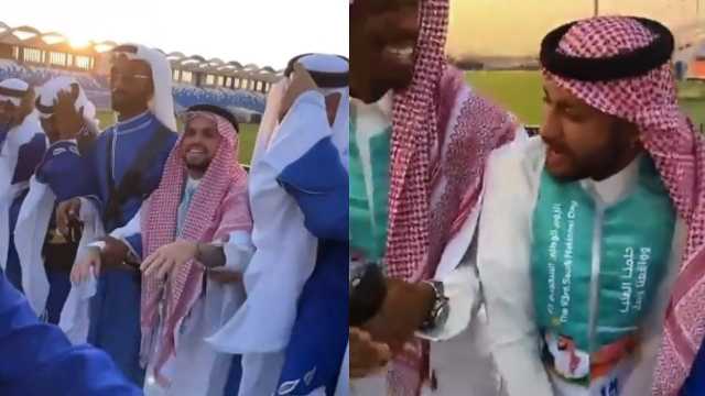 لاعبو الهلال يؤدون العرضة..فيديو